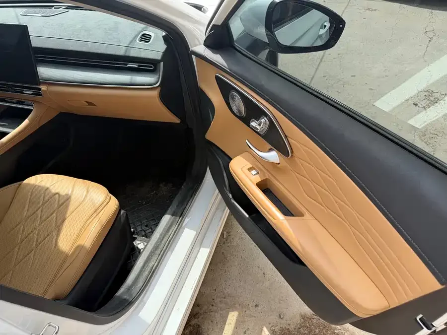 Chery Arrizo 8 PRO Chery Arrizo 8 PRO 2025 1.6T DCT Standard Edition 2025 — миниатюра 2
