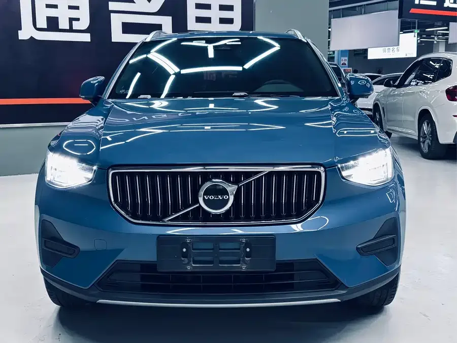 Volvo XC40 2023 B3 Zhiyuan Luxury Edition 2023 — миниатюра 4