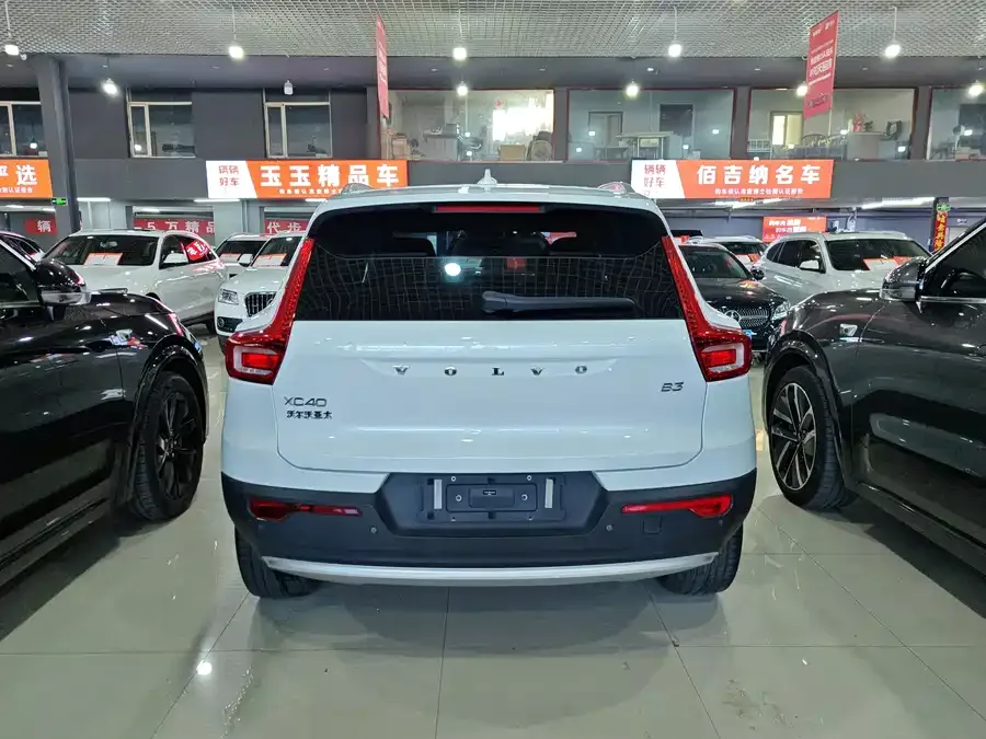 Volvo XC40 2023 B3 Zhiyuan Luxury Edition 2022 — миниатюра 2