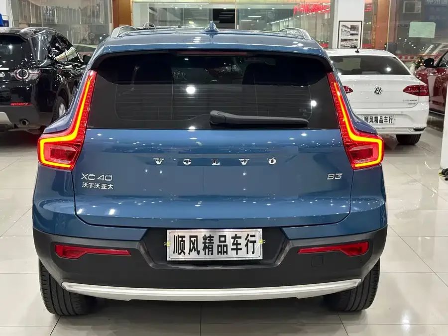 Volvo XC40 2023 B3 Zhiyuan Luxury Edition 2022 — миниатюра 3