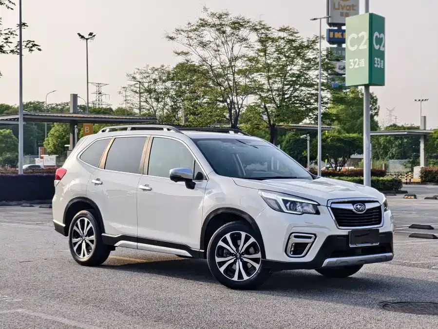 Subaru Forester 2022 Forester 2.0i AWD Ultimate Edition EyeSight 2022 — миниатюра 3