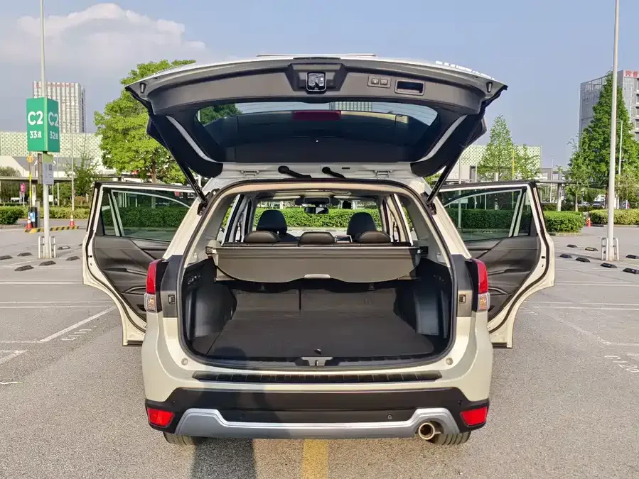 Subaru Forester 2022 Forester 2.0i AWD Ultimate Edition EyeSight 2022 — миниатюра 4