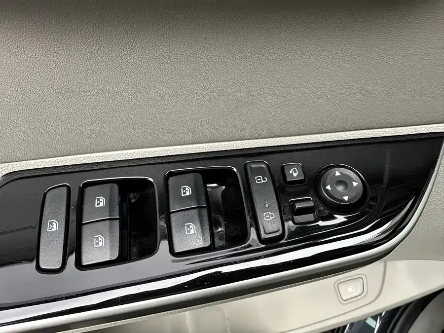 Hyundai Custo Kustu 2021 270TGDi Premium Edition LUX 2022 — миниатюра 5