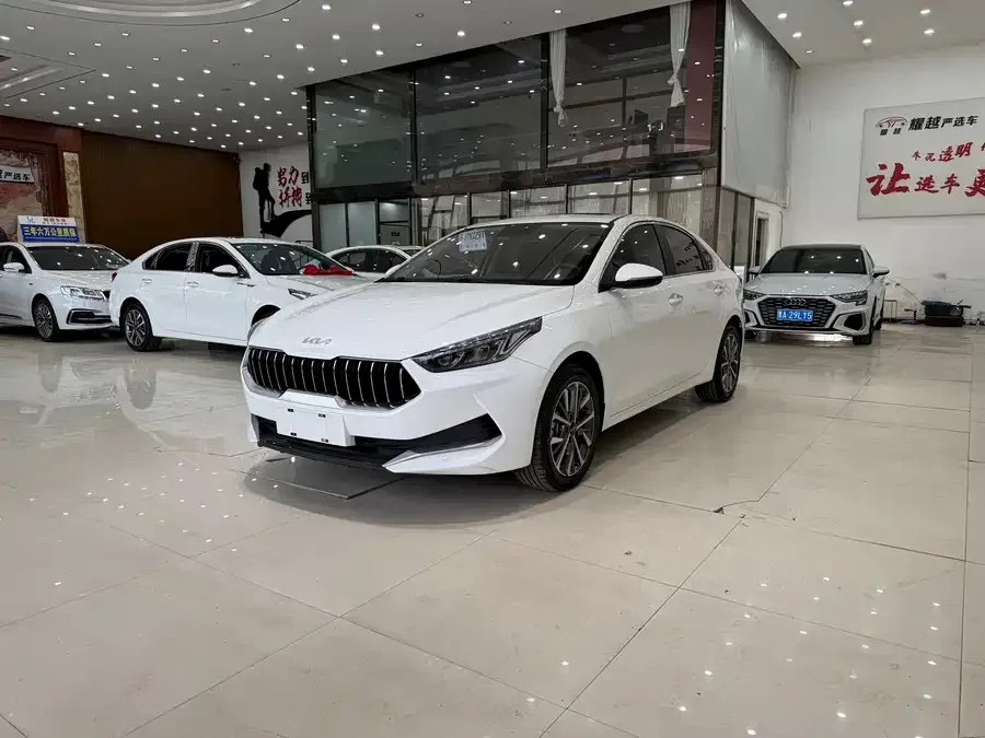 Kia K3 2021 facelift 1.5L CVT fashion version 2023 — фото 1, купить с доставкой в Москву
