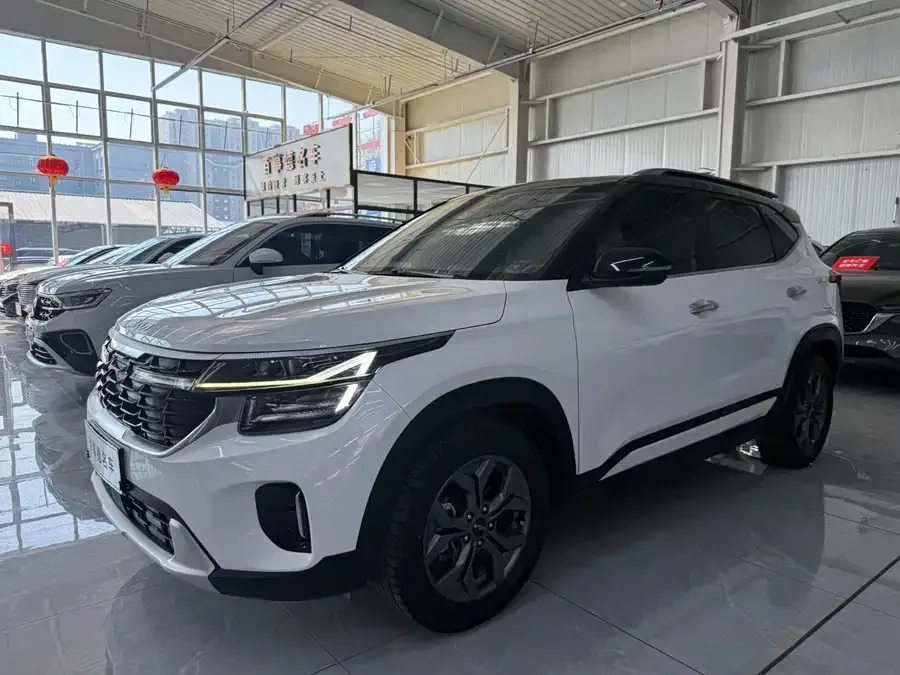 Kia Cyrus (Seltos) 2023 Certus 1.5L CVT Luxury Edition 2023 — фото 1, купить с доставкой в Москву