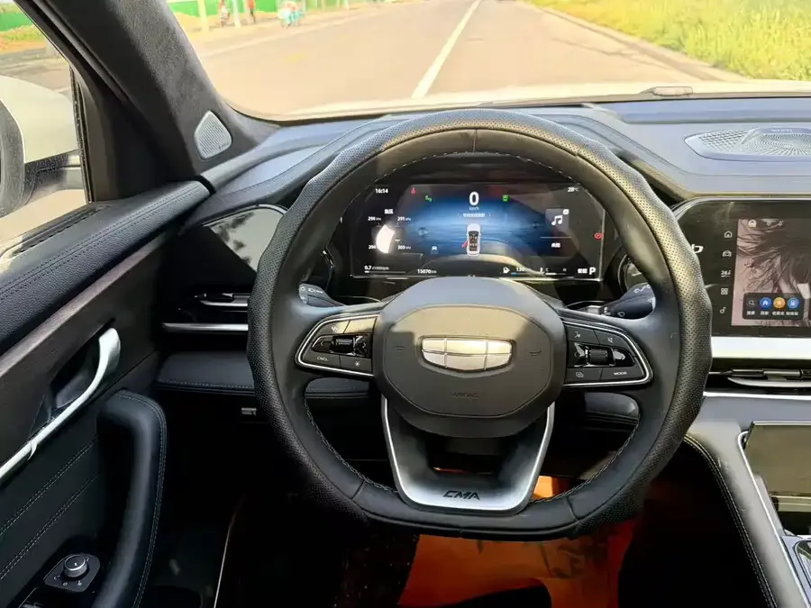 Geely Monjaro Xingyue L 2025 Dongfangyao 2.0TD Automatic Star-gazing Edition 2024 — миниатюра 4