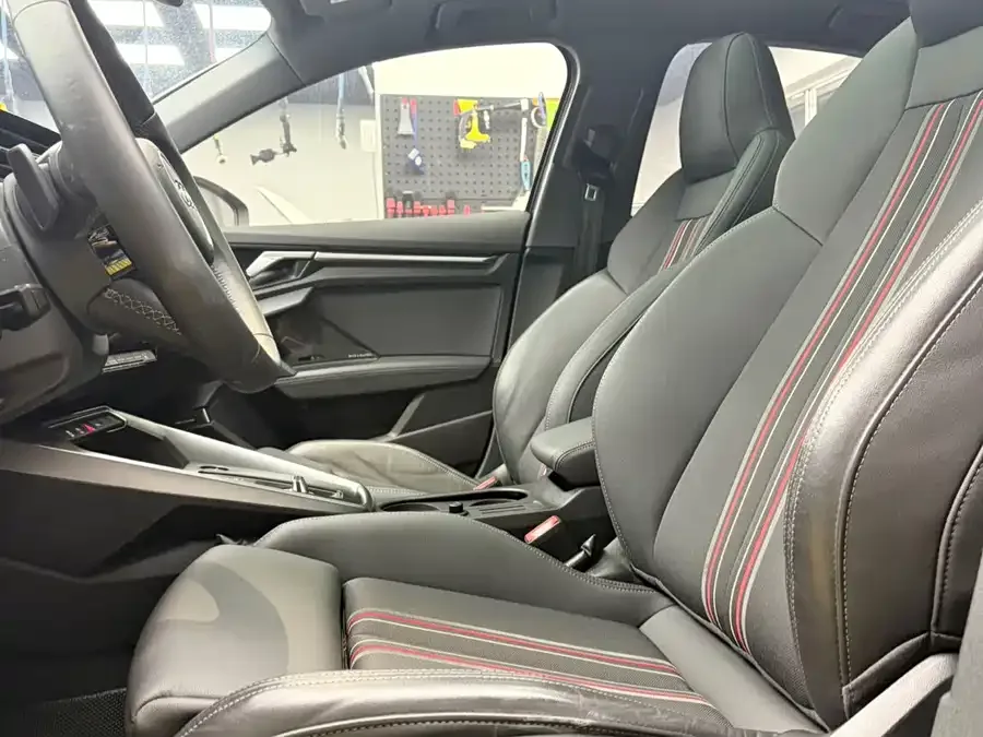 Audi A3 2024 A3L Limousine 35 TFSI Fashion Sports 2023 — миниатюра 5