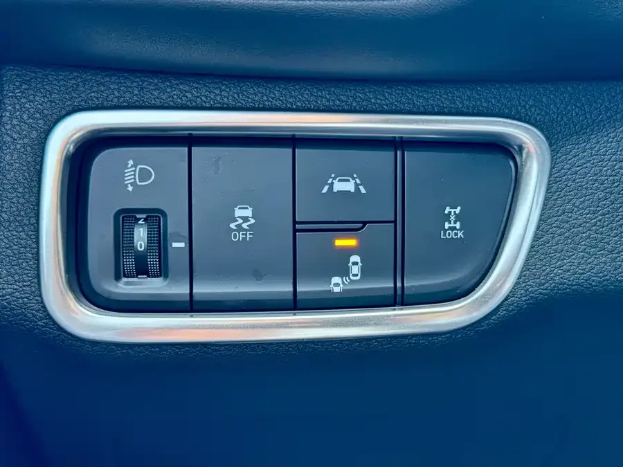 Hyundai SantaFe 2020 Santa Fe 380 TGDi Automatic 4WD DLX HTRAC Zhizun PLUS 2022 — миниатюра 4