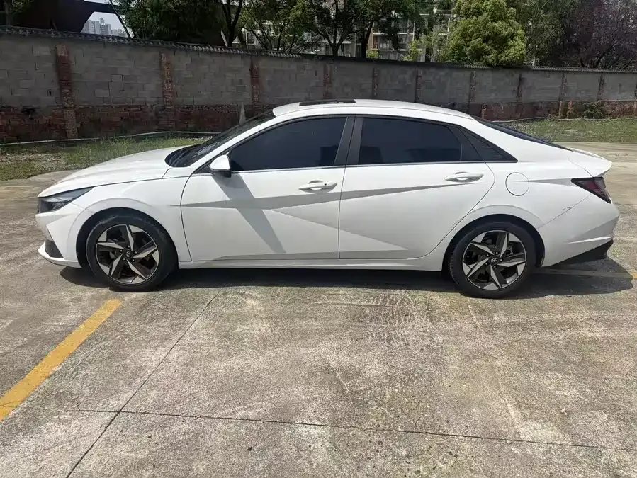 Hyundai Elantra Elantra 2022 1.5L CVT GLX Elite Edition 2022 — миниатюра 4