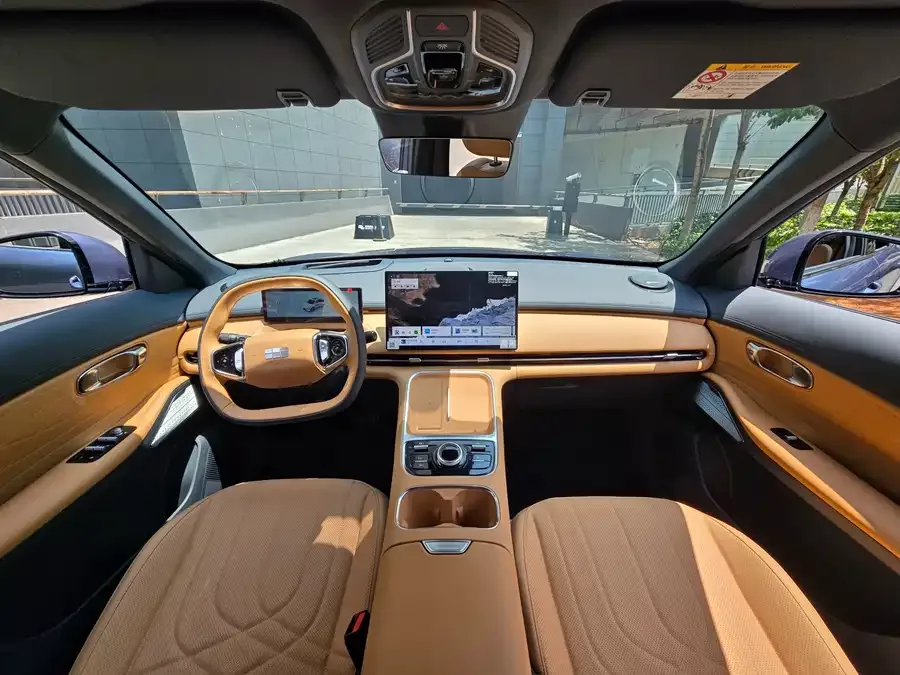 Geely Galaxy Starship 7 Galaxy Starship 7 2025 120km Navigator Edition 2025 — миниатюра 4