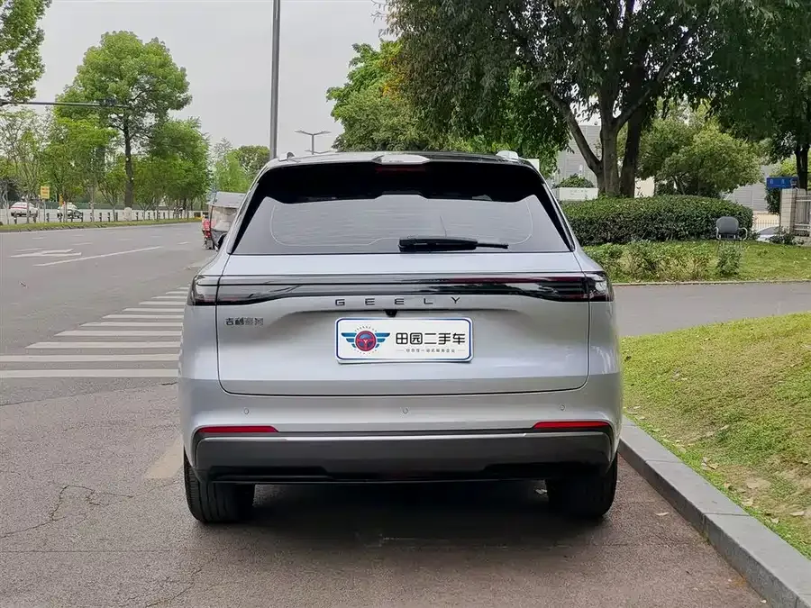 Geely Galaxy Starship 7 Galaxy Starship 7 2025 120km Navigator Edition 2025 — миниатюра 2