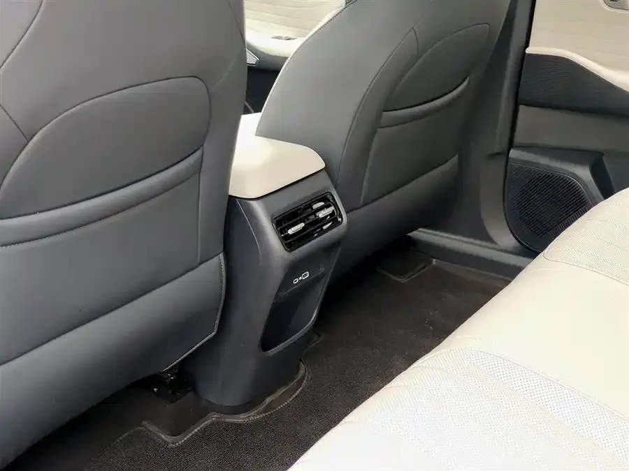 Geely Galaxy Starship 7 Galaxy Starship 7 2025 120km Navigator Edition 2025 — миниатюра 3