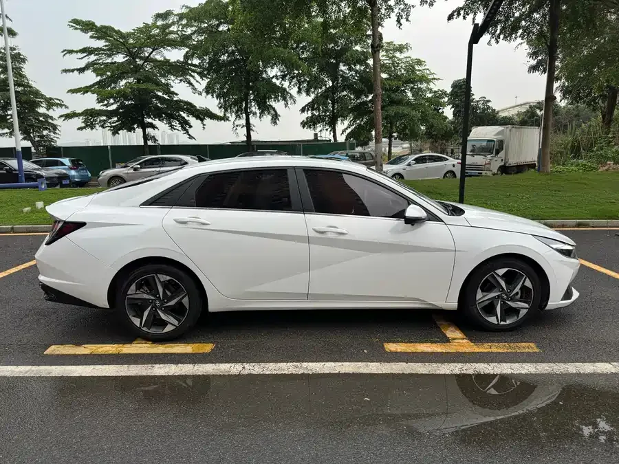 Hyundai Elantra Elantra 2023 1.5L CVT GLX Elite Edition 2023 — миниатюра 2