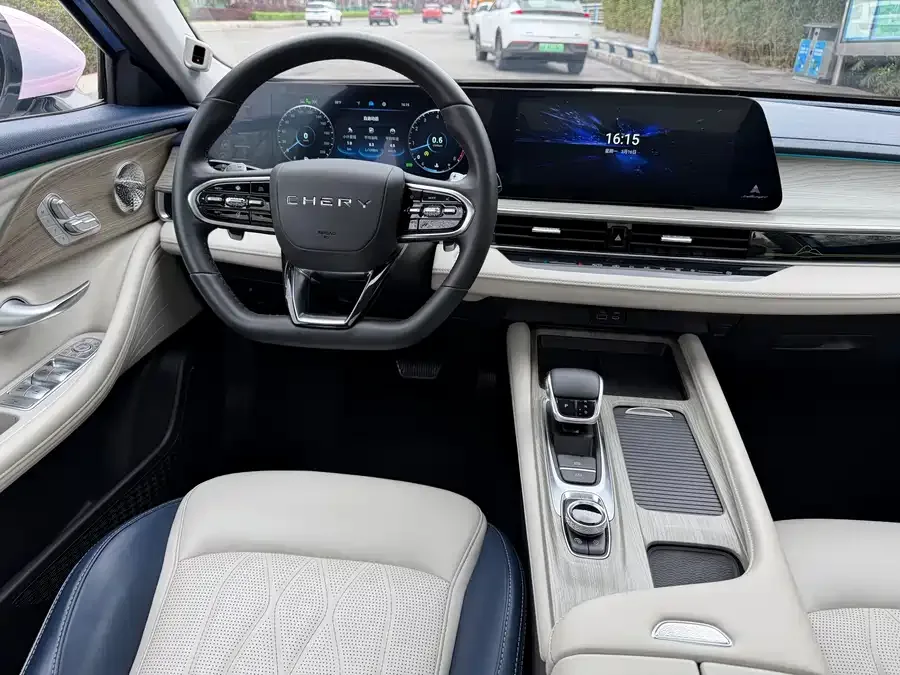 Chery Arrizo 8 Arrizo 8 2022 1.6T DCT 2022 — миниатюра 5
