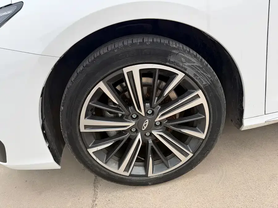 Chery Arrizo 8 Arrizo 8 2023 1.6T DCT Elegant 2023 — миниатюра 2