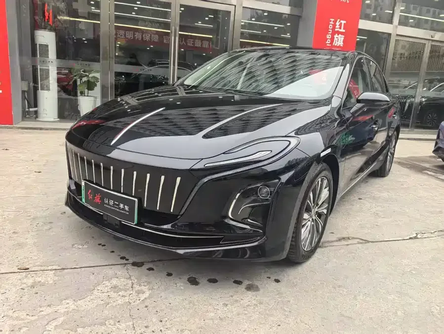 Hongqi E-QM5 Hongqi E-QM5 2024 450km Travel Edition 2024 — фото 1, купить с доставкой в Москву