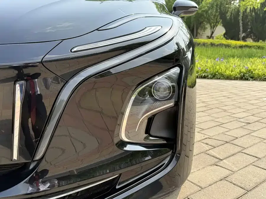 Hongqi E-QM5 Hongqi E-QM5 2023 560km PLUS 2023 — миниатюра 2