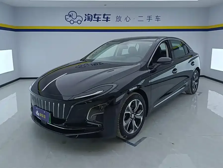 Hongqi E-QM5 Hongqi E-QM5 2023 Basic Travel Edition 2024 — фото 1, купить с доставкой в Москву