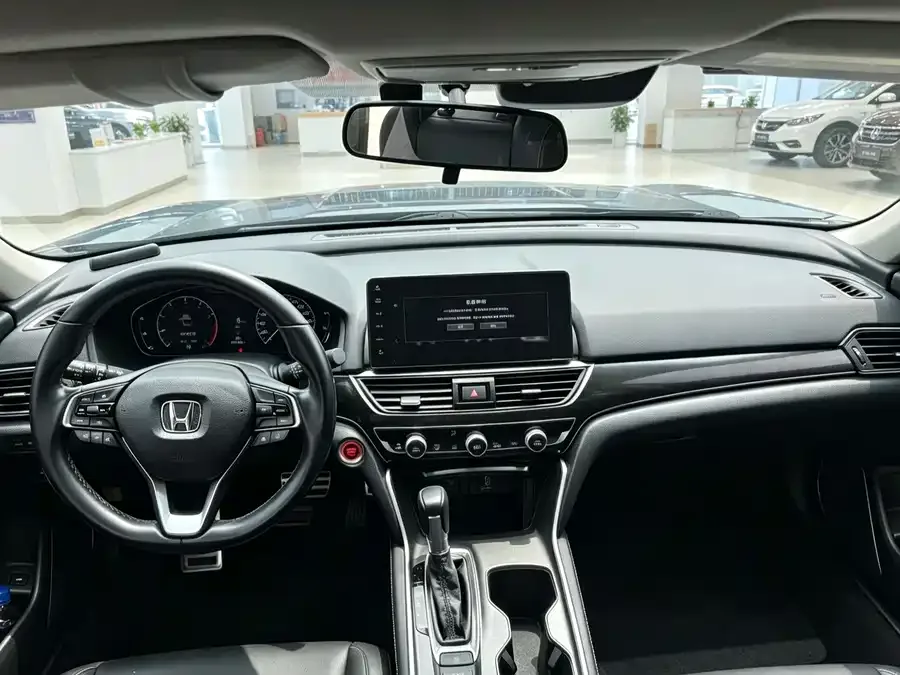 Honda Accord 2022 Accord 260TURBO Fantasy Night Premium Edition 2023 — миниатюра 4