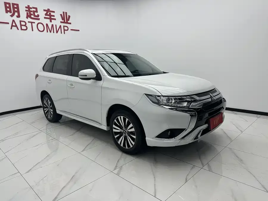 Mitsubishi Outlander Outlander 2021 facelift 2.0L 2WD Enjoy Edition 7 seats 2022 — миниатюра 3