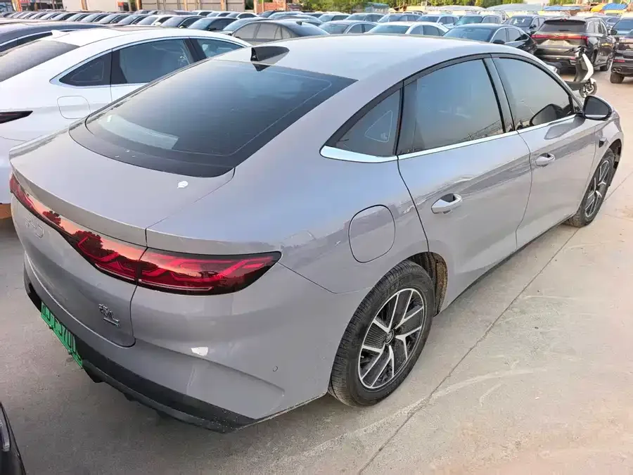 BYD Qin L Qin L 2026 DM-i 128KM Leading Edition 2025 — миниатюра 3