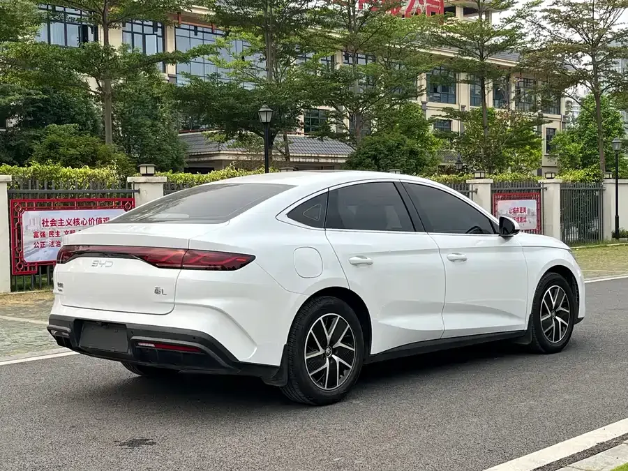 BYD Qin L Qin L 2024 DM-i 120KM Beyond Edition 2025 — миниатюра 2