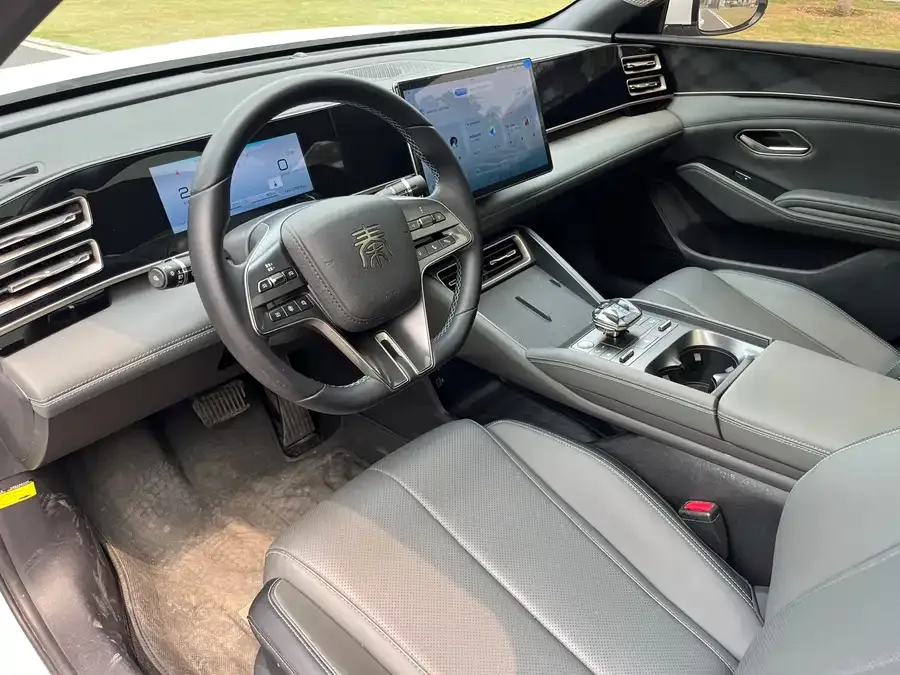 BYD Qin L Qin L 2024 DM-i 120KM Beyond Edition 2025 — миниатюра 3