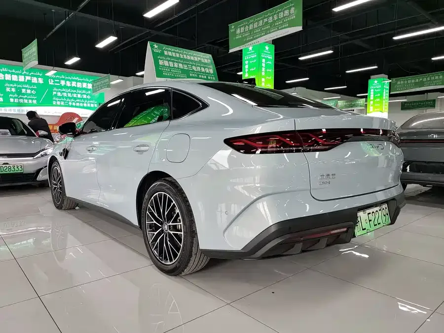 BYD Qin L Qin L 2025 DM-i Intelligent Driving Edition 120KM Excellence Edition 2025 — миниатюра 4