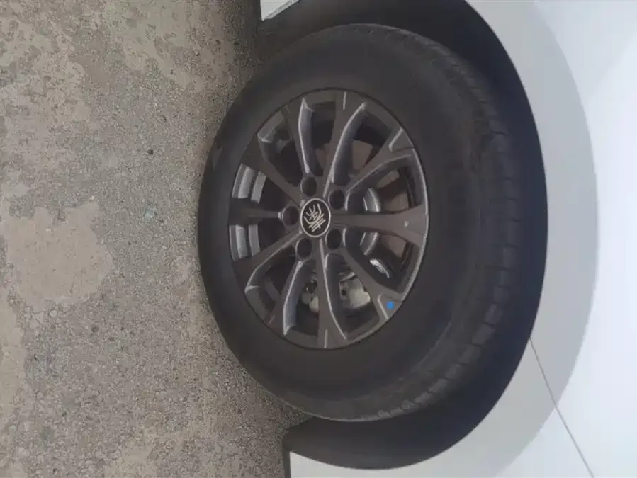 BYD Qin L Qin L 2025 DM-i Intelligent Driving Edition 80KM Leading Edition 2025 — миниатюра 2