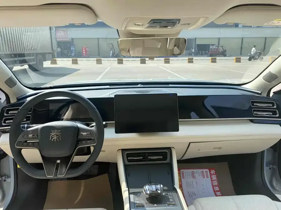 BYD Qin L Qin L 2024 DM-i 120KM Leading Edition 2024 — миниатюра 2