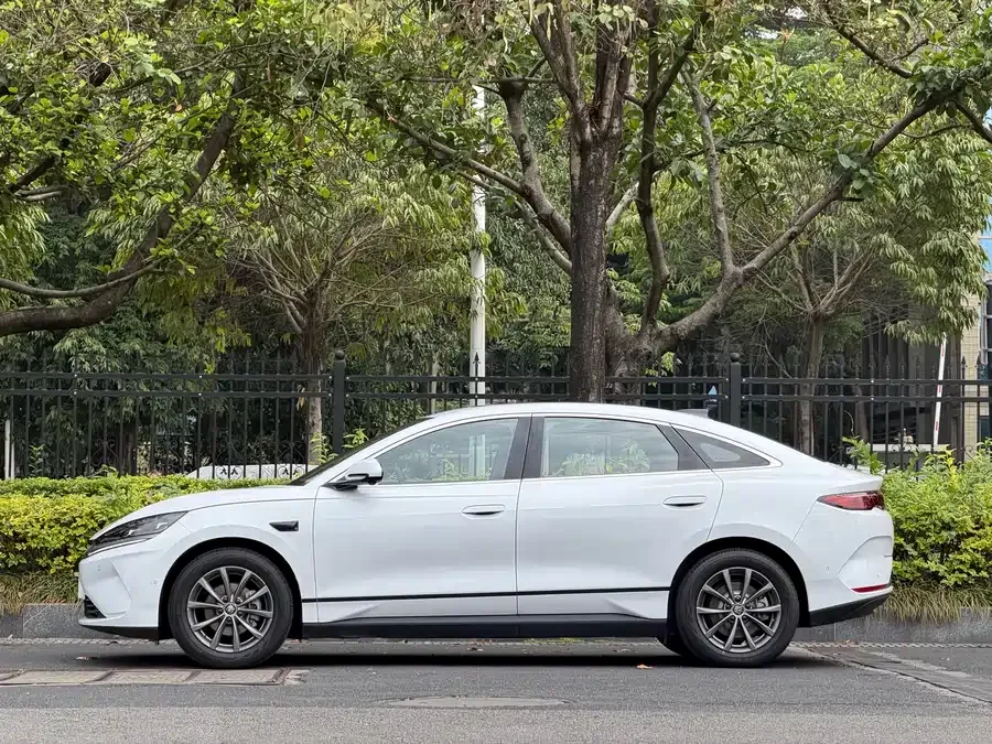 BYD Qin L Qin L 2025 EV 545KM Beyond Edition 2025 — миниатюра 3