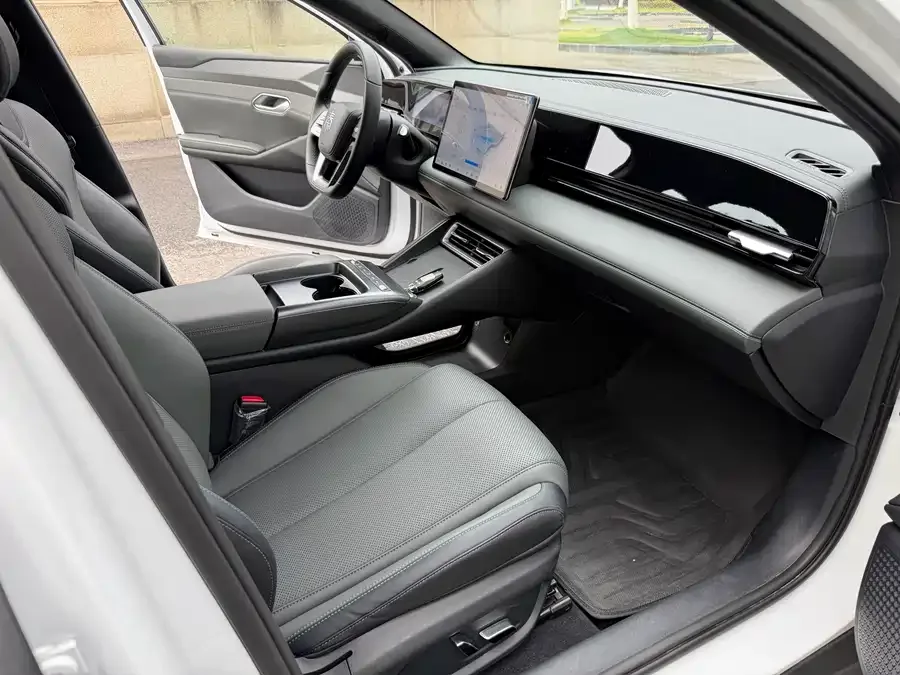 BYD Qin L Qin L 2025 EV 545KM Beyond Edition 2025 — миниатюра 4