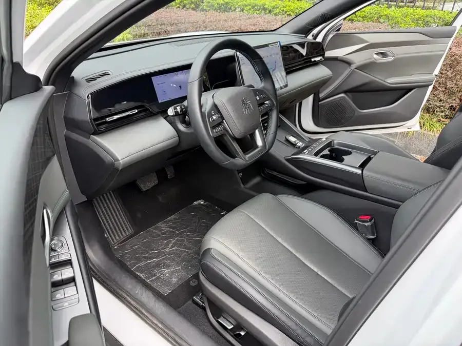 BYD Qin L Qin L 2025 EV 545KM Beyond Edition 2025 — миниатюра 5