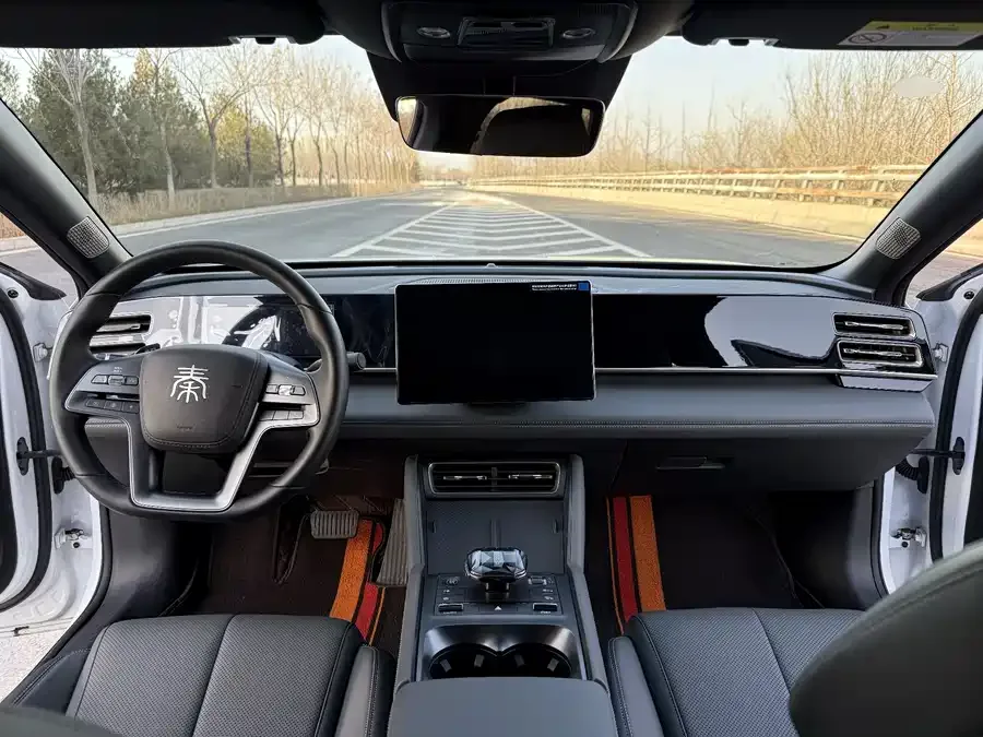 BYD Qin L Qin L 2025 DM-i Intelligent Driving Edition 120KM Leading Edition 2025 — миниатюра 2