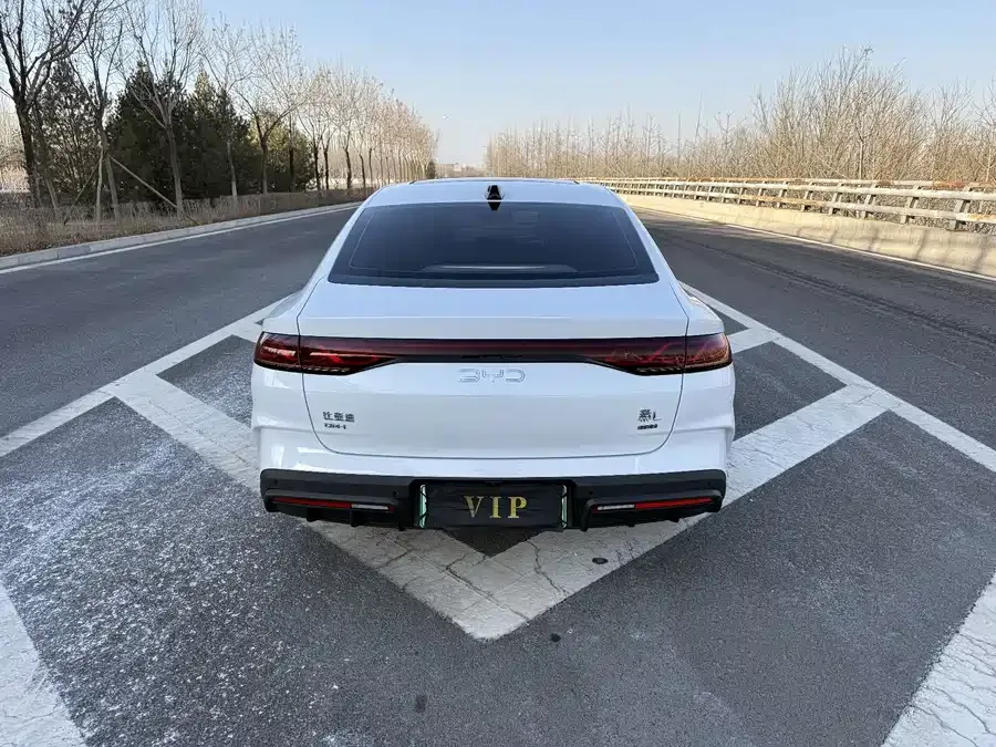 BYD Qin L Qin L 2025 DM-i Intelligent Driving Edition 120KM Leading Edition 2025 — миниатюра 3