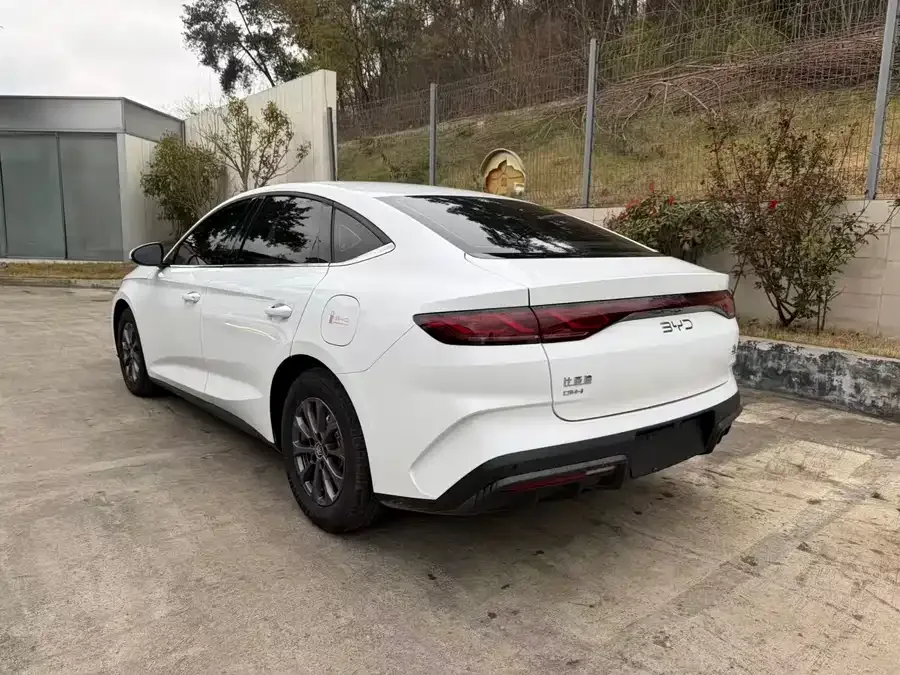 BYD Qin L Qin L 2024 DM-i 80KM Leading Edition 2025 — миниатюра 3