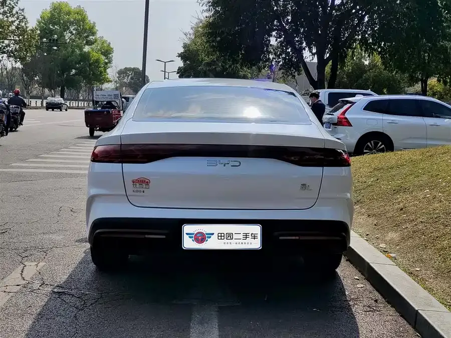 BYD Qin L Qin L 2024 DM-i 120KM Excellence Edition 2025 — миниатюра 2