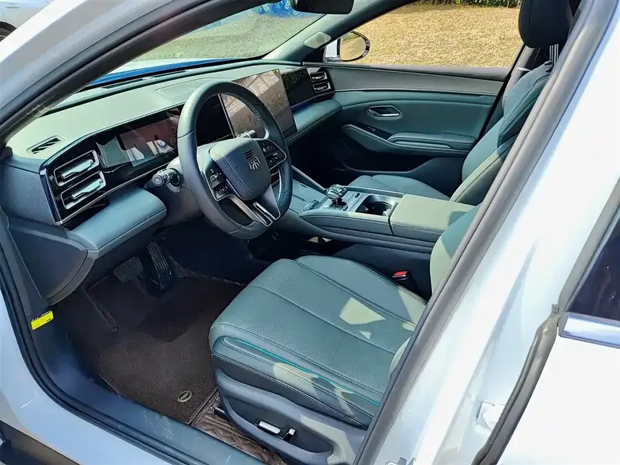 BYD Qin L Qin L 2024 DM-i 120KM Excellence Edition 2025 — миниатюра 4