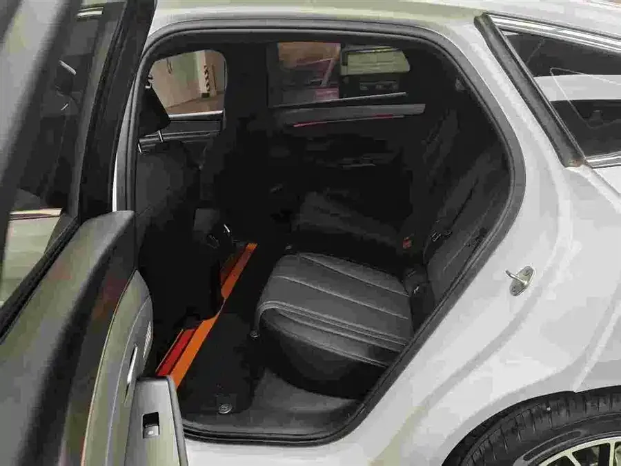 BYD Qin L Qin L 2024 DM-i 120KM Excellence Edition 2024 — миниатюра 2