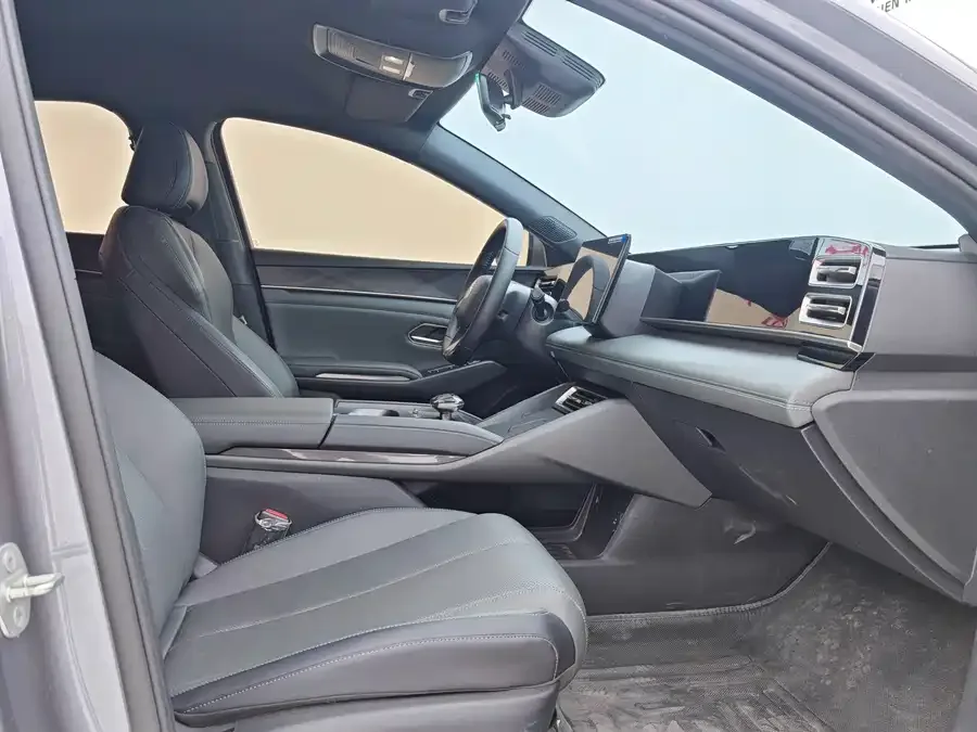 BYD Qin L Qin L 2024 DM-i 80KM Leading Edition 2024 — миниатюра 5