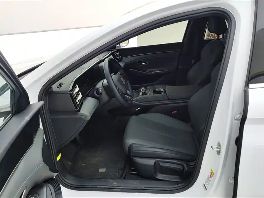 BYD Qin L Qin L 2024 DM-i 80KM Leading Edition 2025 — миниатюра 3