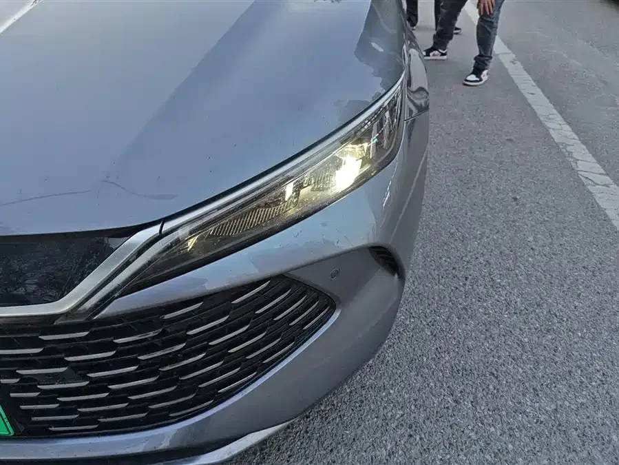 BYD Qin L Qin L 2025 DM-i Intelligent Driving Edition 80KM Leading Edition 2025 — миниатюра 2