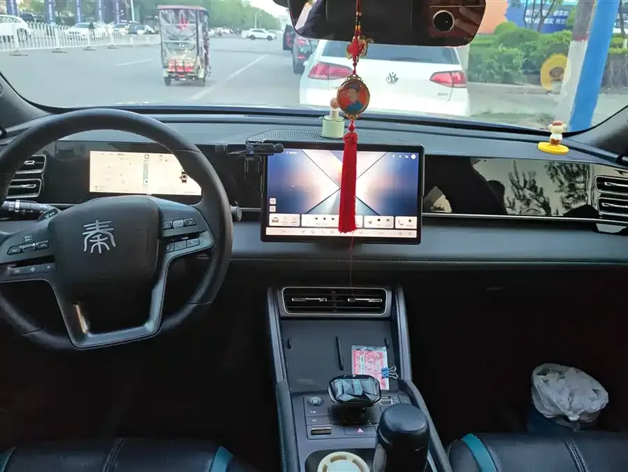 BYD Qin L Qin L 2025 DM-i Intelligent Driving Edition 80KM Leading Edition 2025 — миниатюра 4