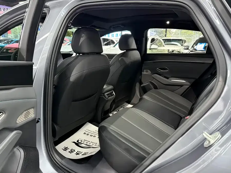 BYD Qin L Qin L 2025 DM-i Intelligent Driving Edition 120KM Beyond Edition 2025 — миниатюра 2