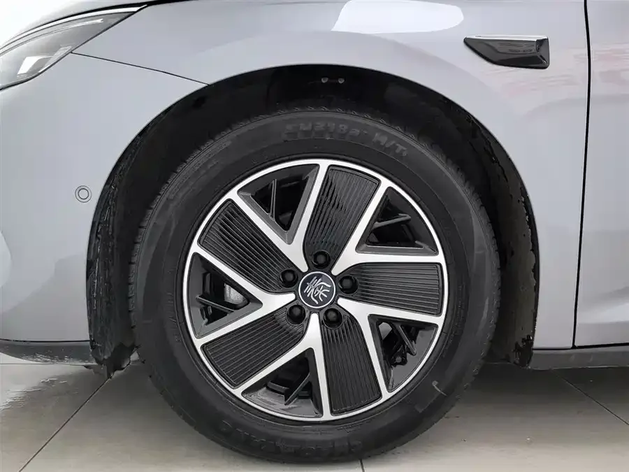 BYD Qin L Qin L 2025 DM-i Intelligent Driving Edition 80KM Beyond Edition 2025 — миниатюра 5