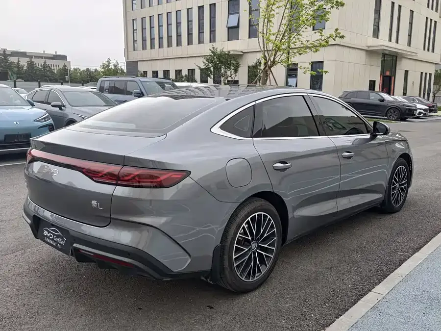 BYD Qin L Qin L 2024 DM-i 120KM Excellence Edition 2024 — миниатюра 3