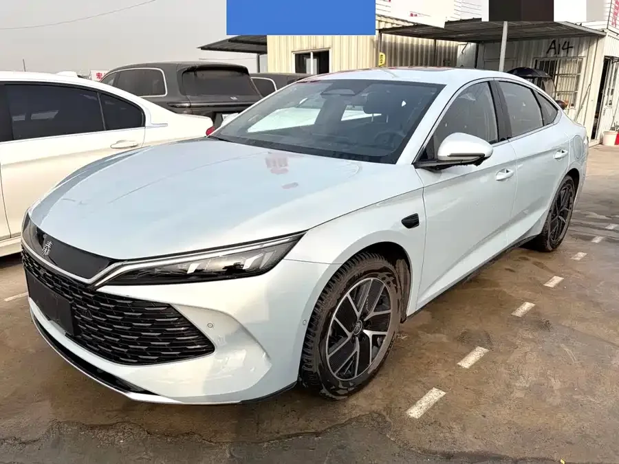 BYD Qin L Qin L 2025 DM-i Intelligent Driving Edition 120KM Beyond Edition 2025 — фото 1, купить с доставкой в Москву
