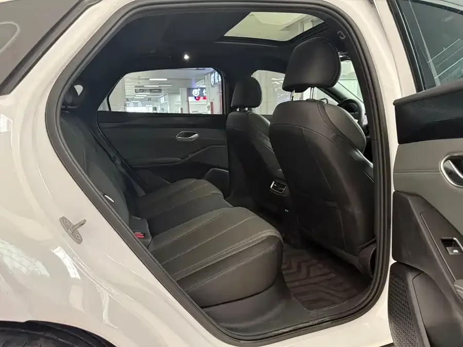 BYD Qin L Qin L 2025 EV 470KM Leading Edition 2025 — миниатюра 3