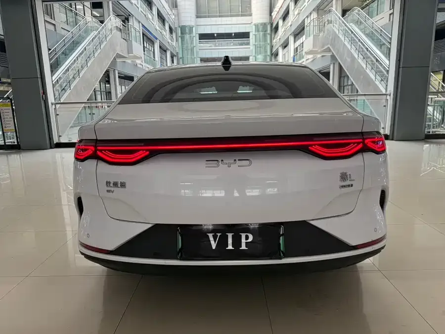 BYD Qin L Qin L 2025 EV 470KM Leading Edition 2025 — миниатюра 4