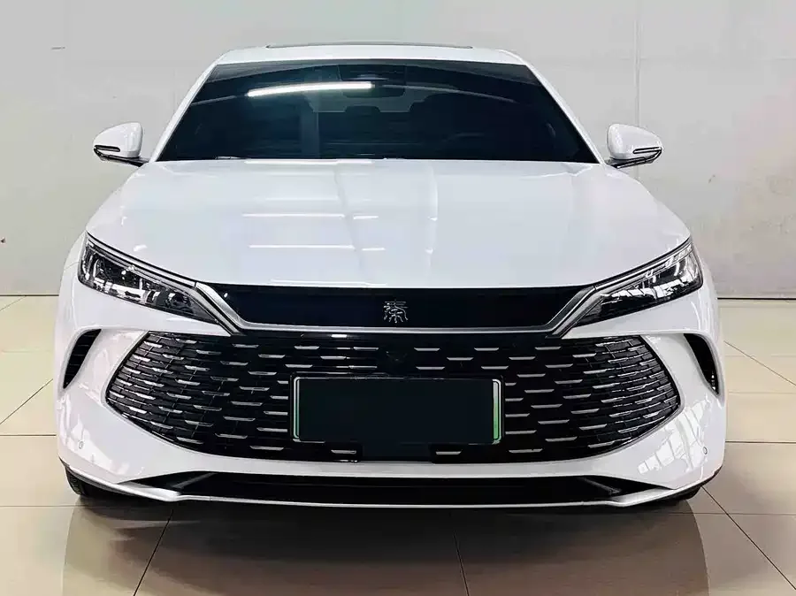BYD Qin L Qin L 2024 DM-i 120KM Excellence Edition 2024 — фото 1, купить с доставкой в Москву